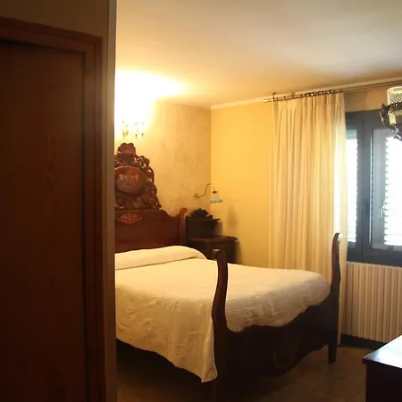 Fonda Sala Olost